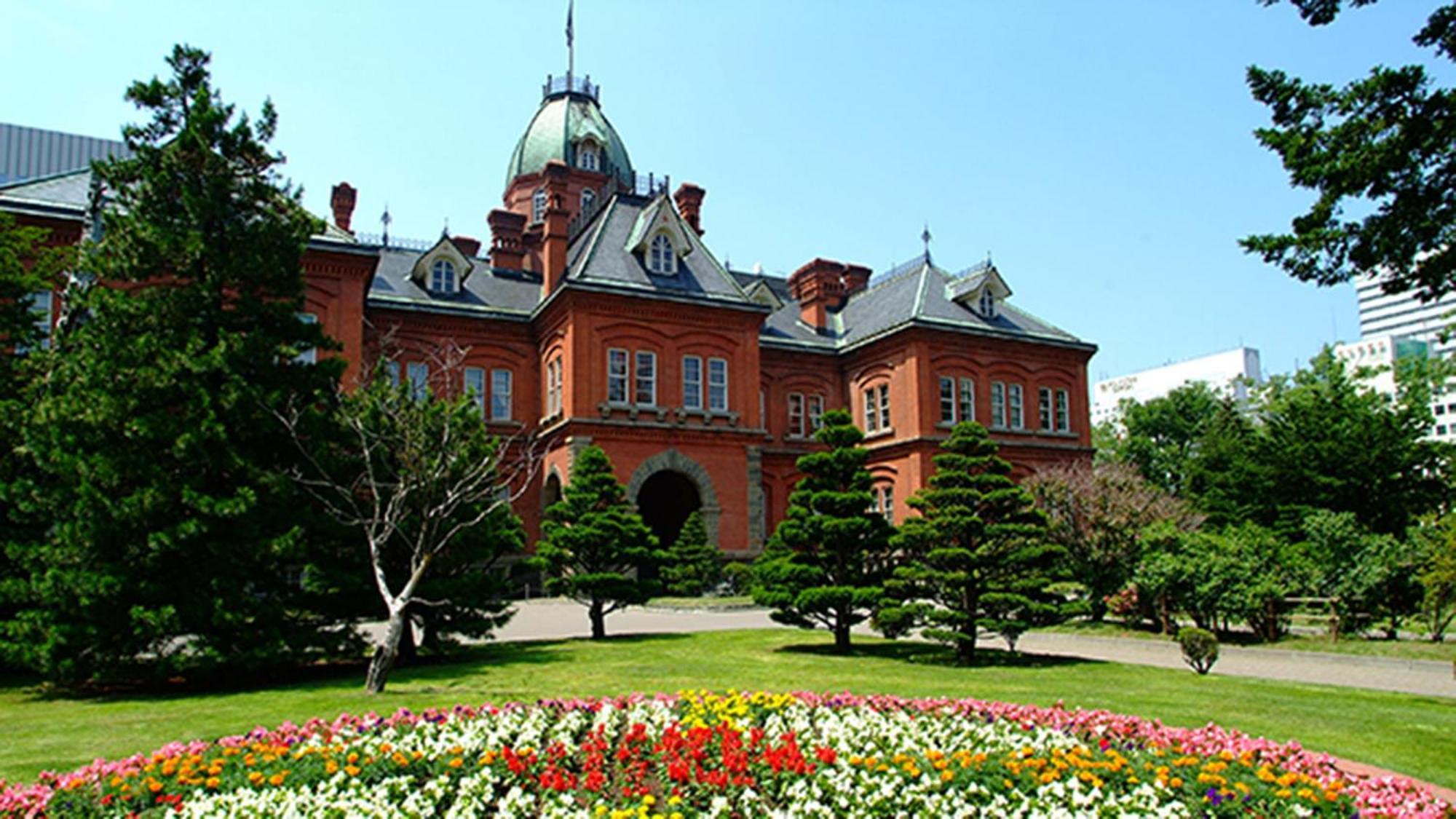 Toyoko Inn Hokkaido Sapporo-Eki Nishi-Guchi Hokudai Mae Buitenkant foto