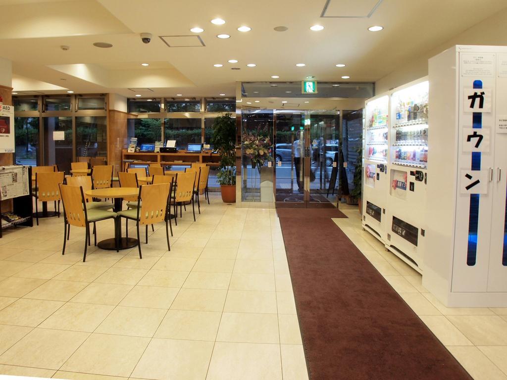 Toyoko Inn Hokkaido Sapporo-Eki Nishi-Guchi Hokudai Mae Buitenkant foto