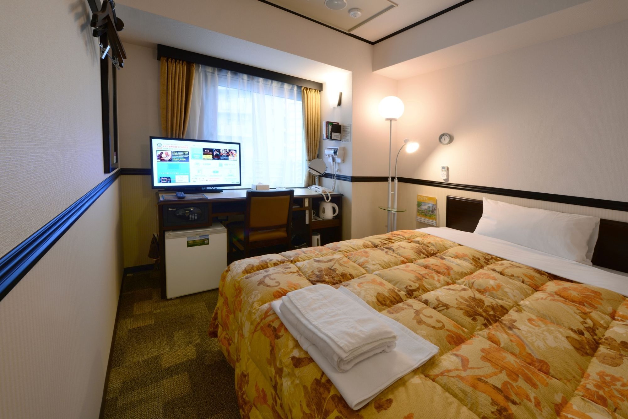 Toyoko Inn Hokkaido Sapporo-Eki Nishi-Guchi Hokudai Mae Buitenkant foto